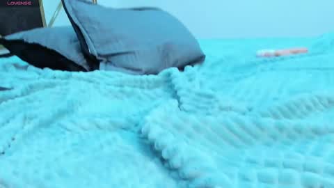 Snapshot of abrilsonne chatting on 12-27-24, 07:18 AbrilSonne online show from 12-27-24, 07:18