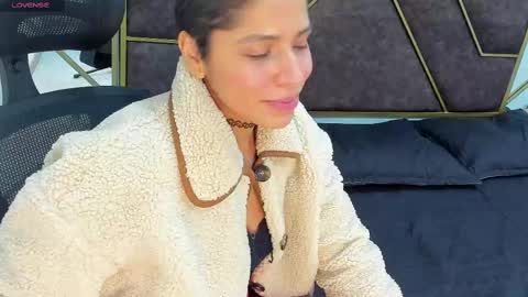 Snapshot of abrilsonne chatting on 01-05-25, 01:45 AbrilSonne online show from 01-05-25, 01:45