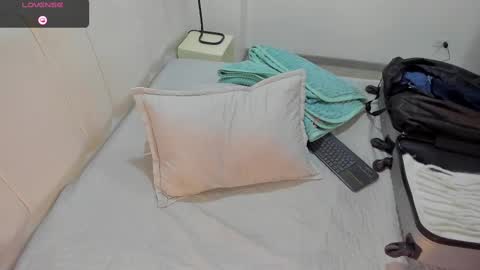 Snapshot of abrilsonne chatting on 02-23-25, 10:20 AbrilSonne online show from 02-23-25, 10:20