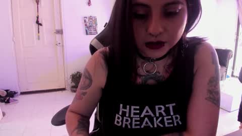 Snapshot of acid_alice666 chatting on 10-21-25, 03:24 Alice online show from 10-21-25, 03:24