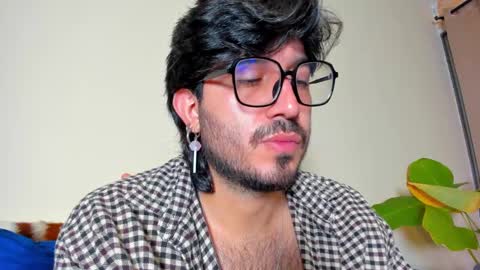 R. online show from 02-11-25, 01:41