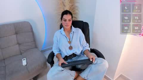 Snapshot of ada_monroe10 chatting on 09-24-25, 01:25 online show from 09-24-25, 01:25