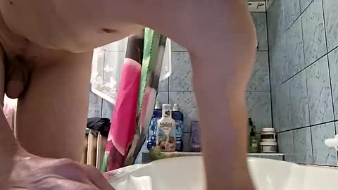 Snapshot of adam000985057 chatting on 10-08-25, 09:34 adam000985057 online show from 10-08-25, 09:34