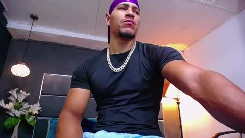 adam_fit19cm online show from 09-09-25, 02:16