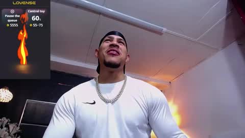 adam_fit19cm online show from 12-01-25, 02:11