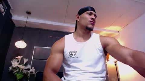 adam_fit19cm online show from 02-11-26, 02:11