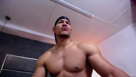 adam_fit19cm online show from 02-13-26, 02:02