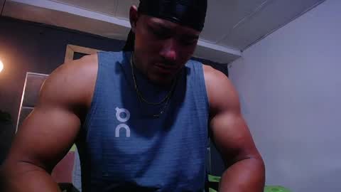 adam_fit19cm online show from 06-05-26, 02:34