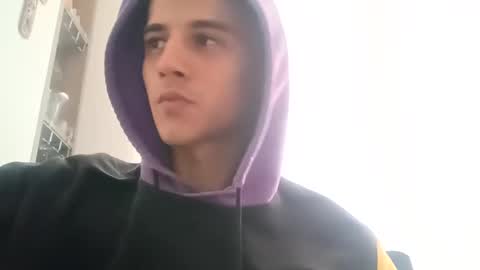 adam hot11 online show from 11-08-25, 09:35