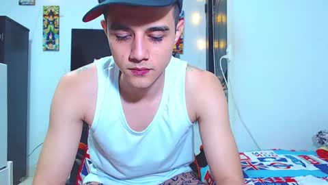 Snapshot of adam_hot11 chatting on 03-01-26, 01:29 adam hot11 online show from 03-01-26, 01:29