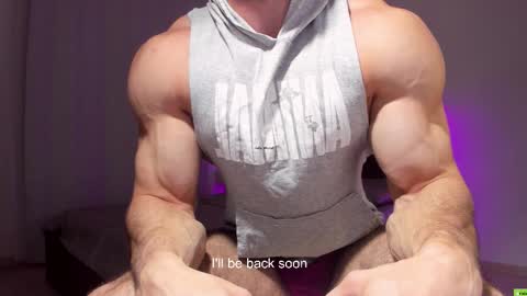 Snapshot of adam_muscle_ chatting on 09-17-25, 09:05 Adam online show from 09-17-25, 09:05