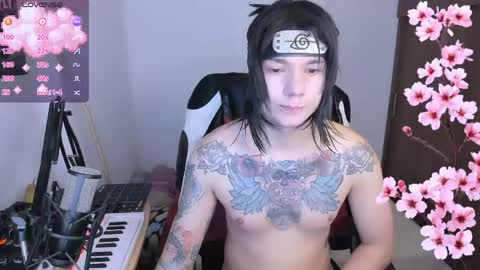 Snapshot of adam_rocket chatting on 05-01-26, 10:36 Adam online show from 05-01-26, 10:36