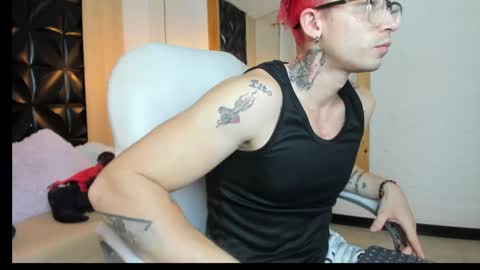Snapshot of adam_skype chatting on 05-16-26, 07:05 Adam online show from 05-16-26, 07:05