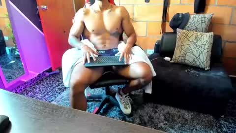 Adam Valencia online show from 03-08-25, 03:24