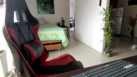 Adam Valencia online show from 04-11-26, 03:05