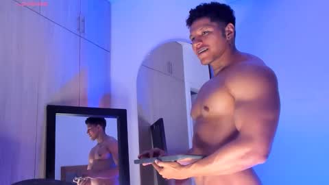 adambrocs1 online show from 10-22-25, 07:52