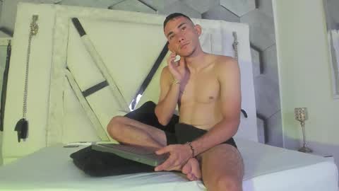 adammendoza34 online show from 09-19-25, 02:46