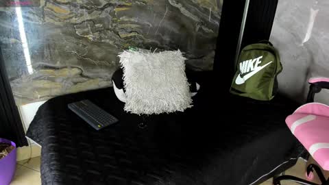 Snapshot of adamparker_ chatting on 02-25-25, 03:27 adamparker_ online show from 02-25-25, 03:27