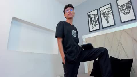 Adams Bobby online show from 02-07-26, 11:47