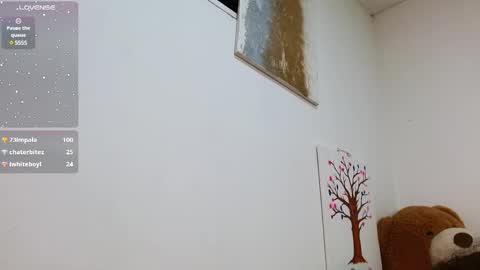 Snapshot of adams_niki chatting on 02-13-25, 07:35 ADAMS Y NIKI online show from 02-13-25, 07:35