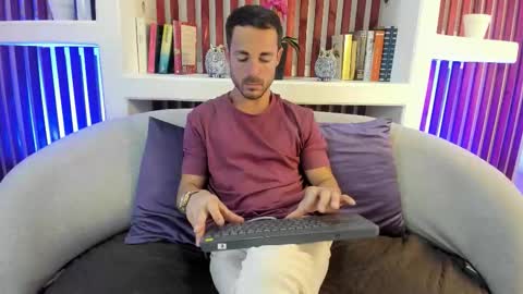 Im Adams Sanz online show from 02-14-26, 07:10