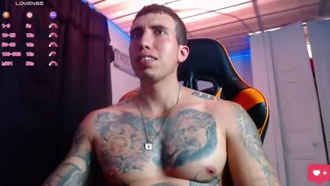 Snapshot of adan_hudson chatting on 11-01-25, 04:31 Anderson online show from 11-01-25, 04:31