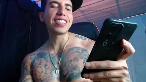 Snapshot of adan_hudson chatting on 11-10-25, 02:05 Anderson online show from 11-10-25, 02:05