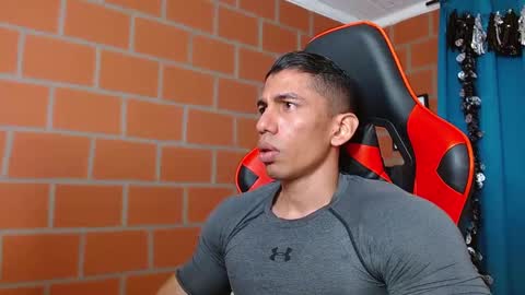 Adan Sin online show from 12-28-24, 03:48