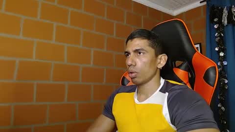 Adan Sin online show from 01-24-25, 04:17