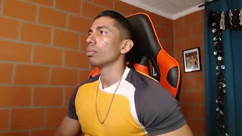 Adan Sin online show from 02-20-25, 02:24