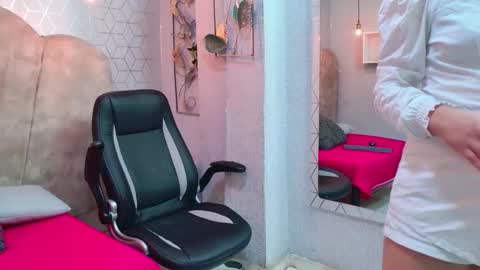 Snapshot of adanneva chatting on 02-25-26, 03:16 AdanNDEva online show from 02-25-26, 03:16