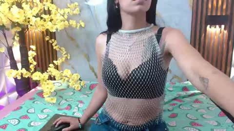 Snapshot of adara_bms chatting on 10-22-25, 04:02 EIMY online show from 10-22-25, 04:02