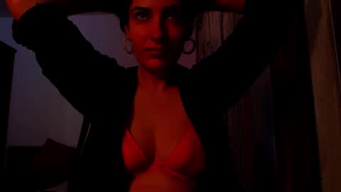 amy        online show from 10-10-25, 02:16