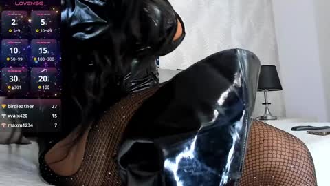 NIcolle online show from 01-19-25, 11:53