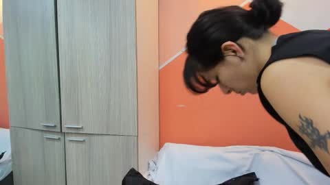 Snapshot of addiflower chatting on 10-18-25, 07:36 addi online show from 10-18-25, 07:36