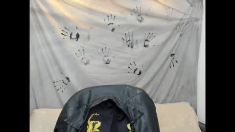 Snapshot of addiflower chatting on 10-24-25, 11:23 addi online show from 10-24-25, 11:23