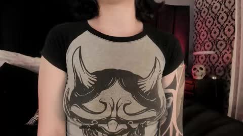 Snapshot of adeelinee chatting on 01-13-26, 08:14 Ade online show from 01-13-26, 08:14