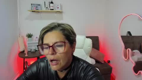 adeellee online show from 01-21-25, 12:18