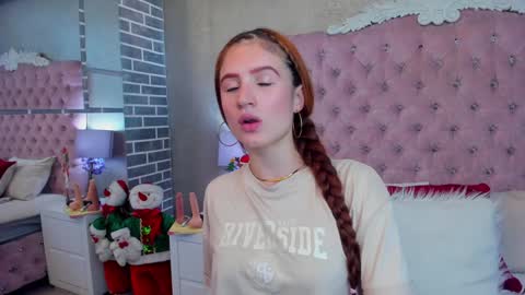 Snapshot of adelainebest chatting on 12-18-24, 03:47 Adelaine online show from 12-18-24, 03:47