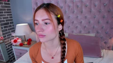 Snapshot of adelainebest chatting on 02-21-25, 05:35 Adelaine online show from 02-21-25, 05:35