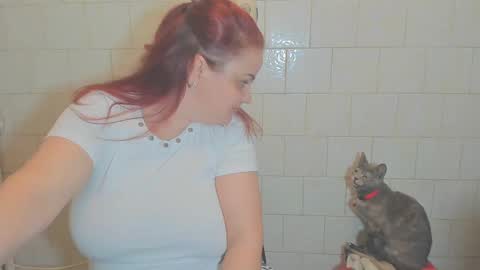 Snapshot of adelamilfsexy chatting on 12-26-24, 09:47 izabellamilf online show from 12-26-24, 09:47