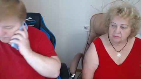 Snapshot of adelandsofia chatting on 09-17-25, 06:26 AdelAndSofia online show from 09-17-25, 06:26