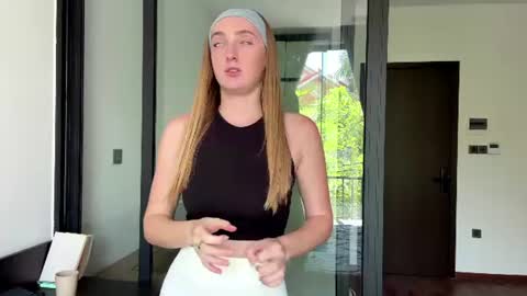 Elizabeth online show from 07-22-26, 07:11