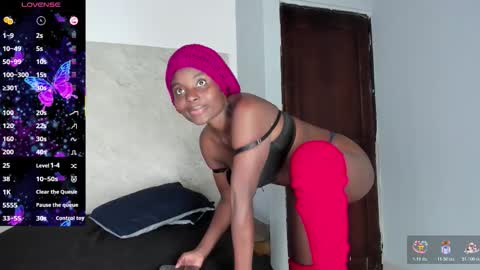 Adele online show from 12-05-25, 07:43