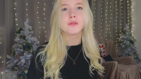 Snapshot of adele_armas chatting on 01-15-25, 01:02 Adele online show from 01-15-25, 01:02