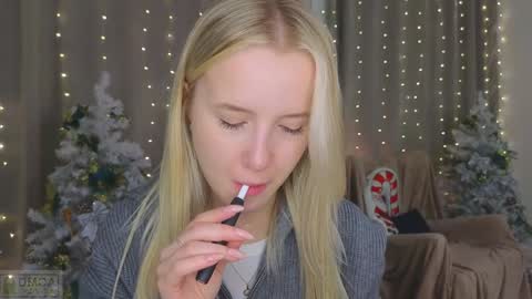 Snapshot of adele_armas chatting on 01-15-25, 06:40 Adele online show from 01-15-25, 06:40