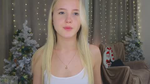 Snapshot of adele_armas chatting on 01-16-25, 12:45 Adele online show from 01-16-25, 12:45