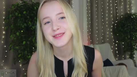 Snapshot of adele_armas chatting on 01-29-25, 06:18 Adele online show from 01-29-25, 06:18