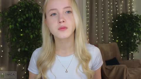 Snapshot of adele_armas chatting on 02-02-25, 06:42 Adele online show from 02-02-25, 06:42