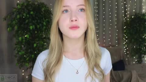 Snapshot of adele_armas chatting on 02-14-25, 06:19 Adele online show from 02-14-25, 06:19